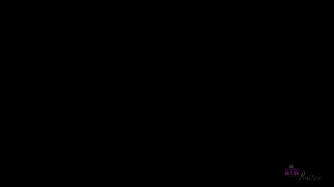 832